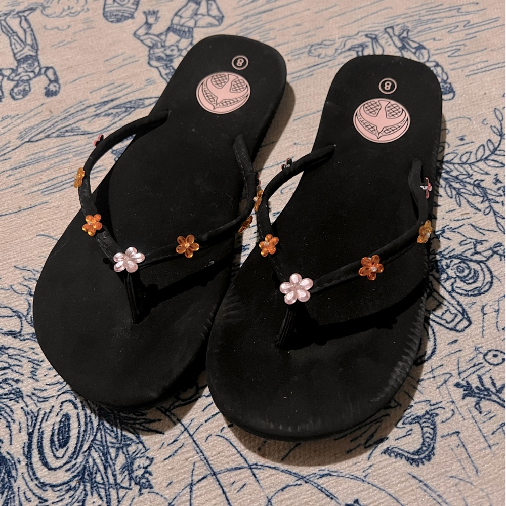 ⭐Floral Embellished Black Sandals